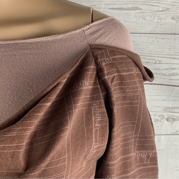 Unique Addict Clothing Company Shirt - Picture 4 of 12